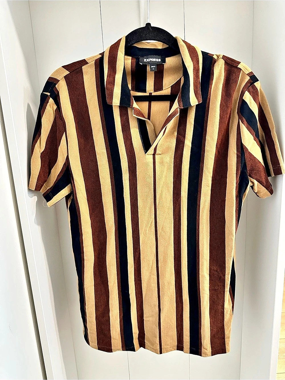 Express Striped Polo Shirt in Brown & Black Size Medium